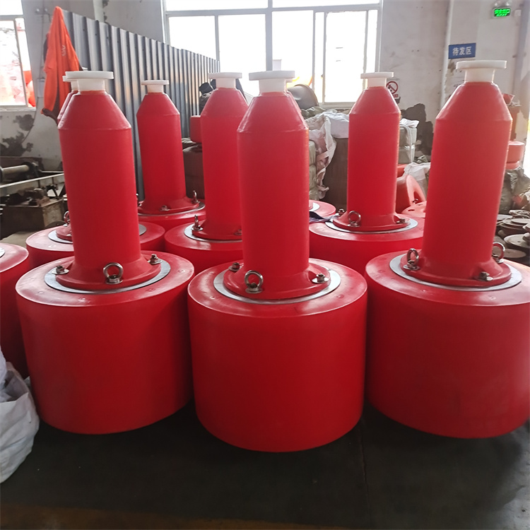 The supply of warning buoys for ferry terminals and waterways, as well as the yellow and eye-catching plastic navigation buoys, can be customized