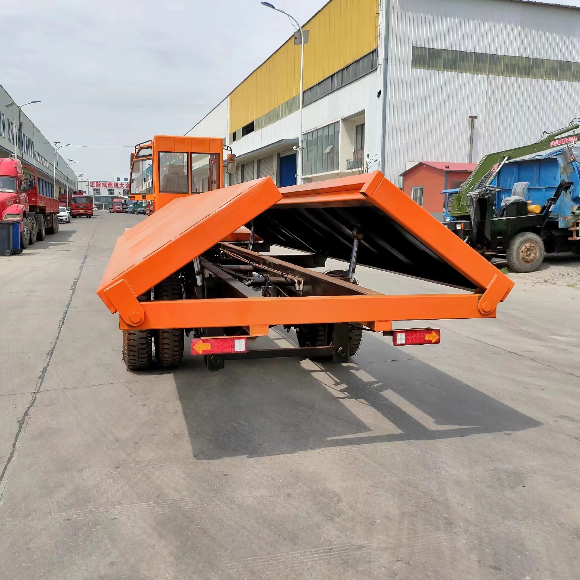 Customized steel transport vehicle, lengthened Flatbed trolley, pulling steel, wood, bamboo, four different sides, rollover tractor