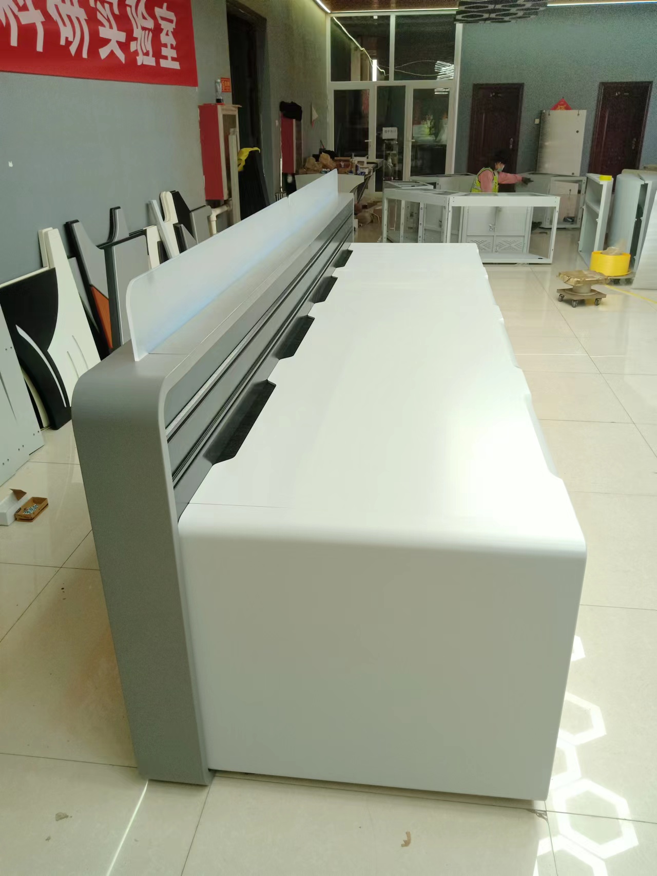 Huateng operating console, four linked environmentally friendly paint surface, high-temperature resistant steel body, all steel and wooden countertop