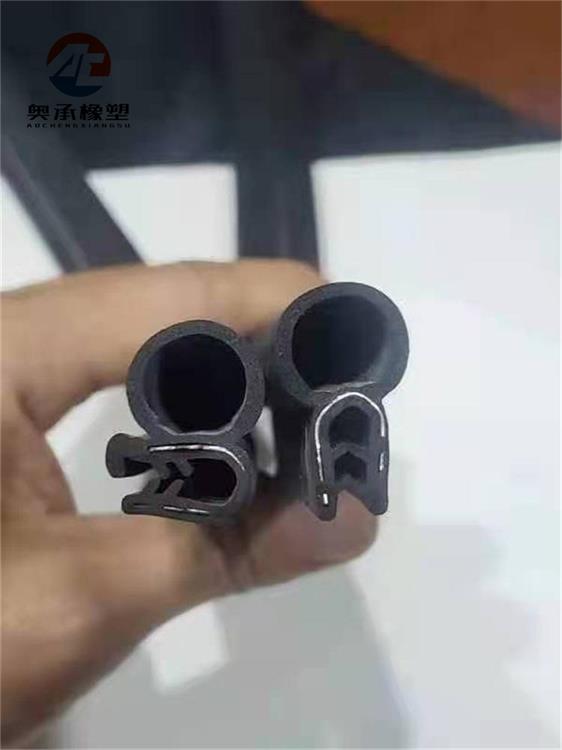 Soundproof car door frame rubber strip, middle door, dustproof motor cabinet, electrical box, mechanical equipment, bubble testing sealing strip, U-shaped sealing strip