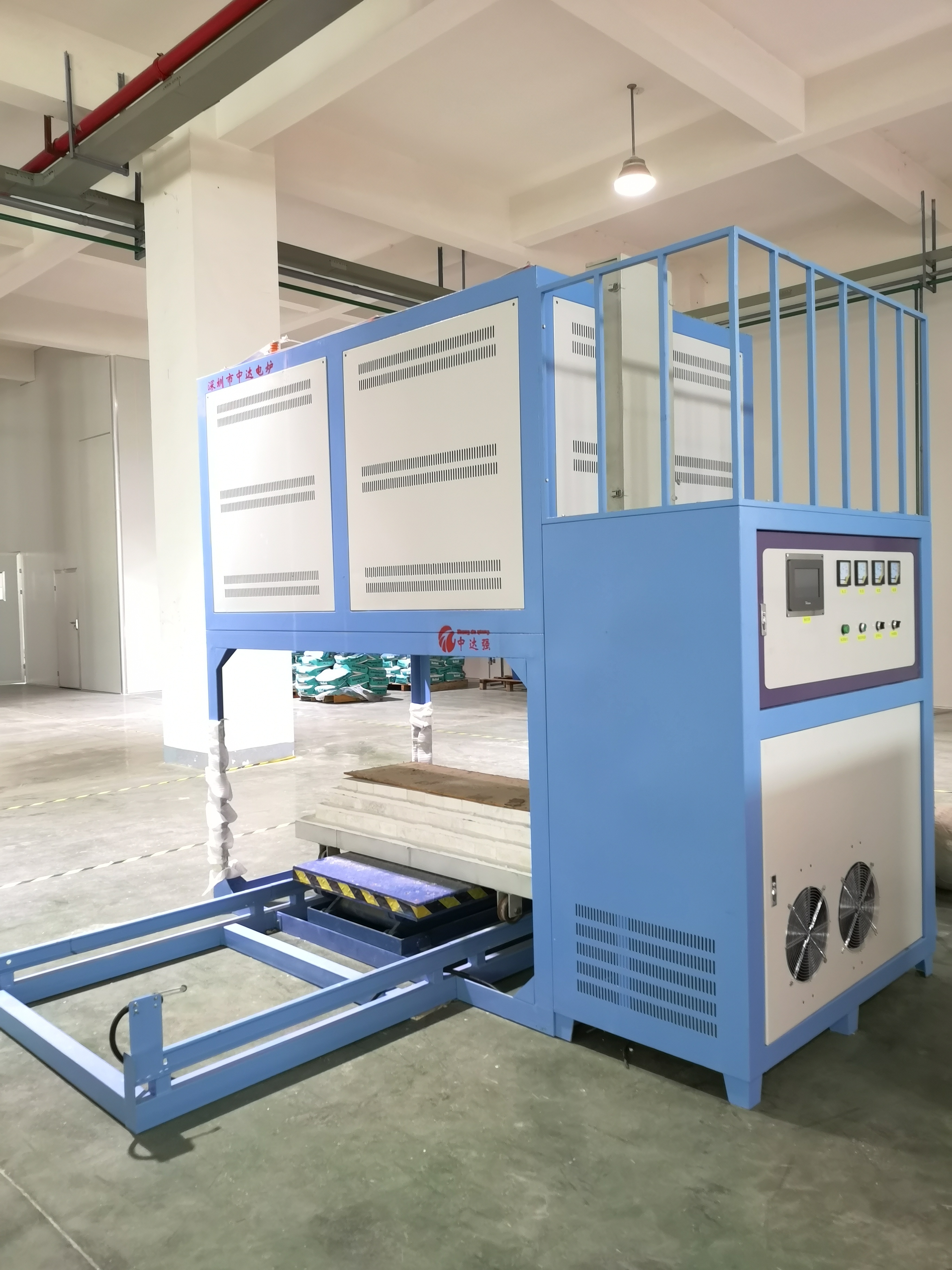 Box type high-temperature furnace 1700 ° C Box type furnace annealing equipment Factory annealing heat treatment furnace Heat transfer is uniform and rapid