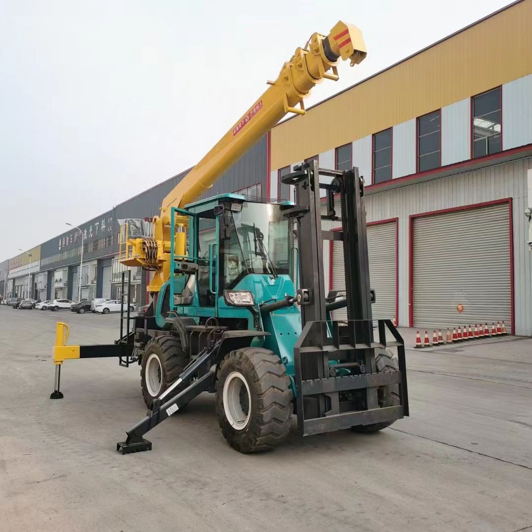 Four wheel drive off-road forklift crane, rear end modification of boom crane, boom crane, 5-ton 8-ton forklift tail crane