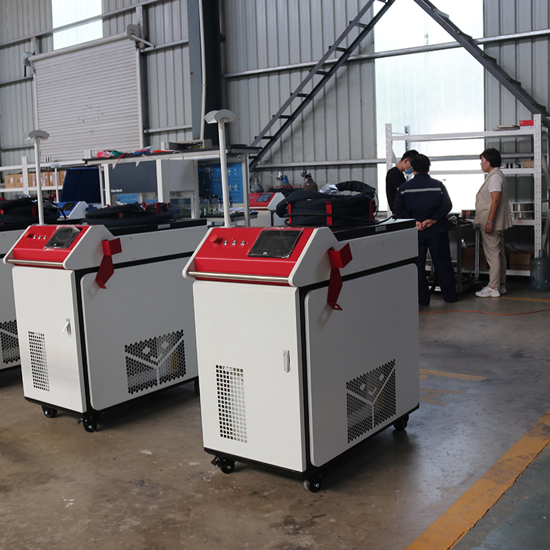 1000W handheld laser welding machine Stainless steel carbon steel sheet optical fiber die welding equipment