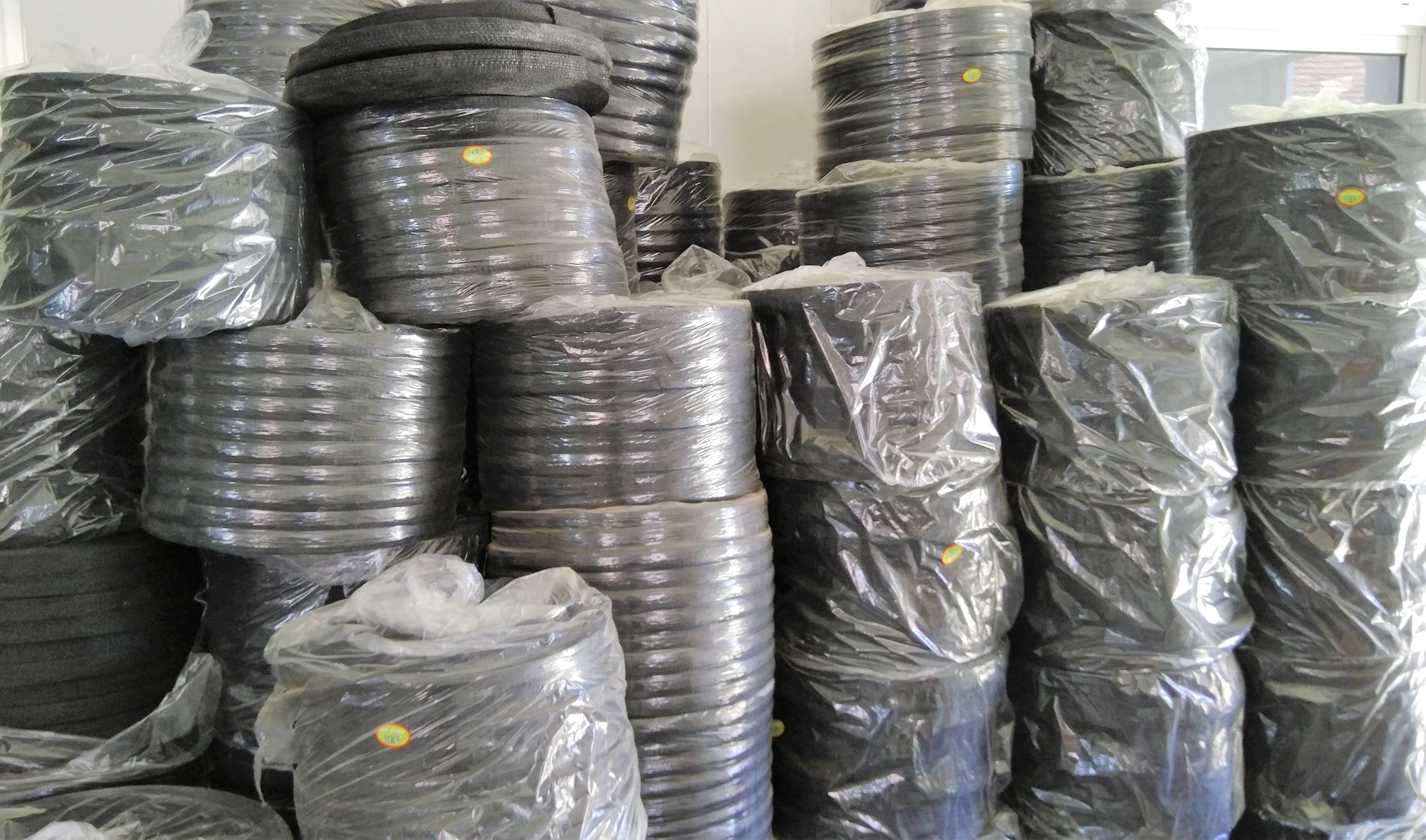 1.5 cm pressure film with polyester material, wind resistant and sturdy greenhouse accessories, black pressure film rope with complete specifications