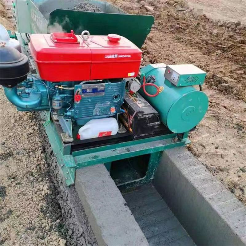 Fully automatic self-propelled water channel forming machine, concrete drainage ditch sliding film machine, high-speed railway highway side ditch machinery