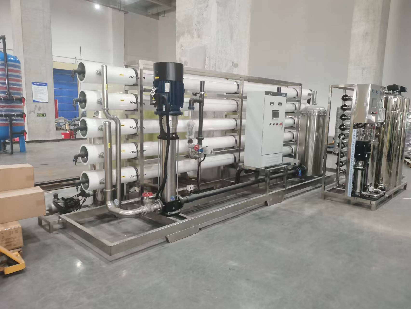 Fully automatic RO pure water treatment equipment 1-100T industrial pure water equipment reverse osmosis water purification equipment desalination device