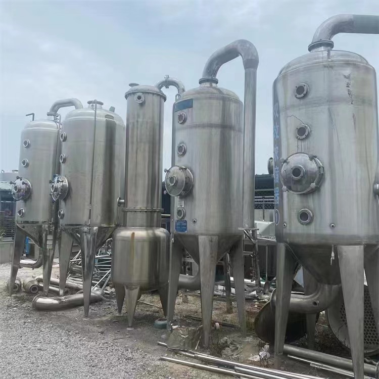 Used 2-ton titanium material forced circulation evaporator, 3-ton dual effect concentration and evaporation equipment