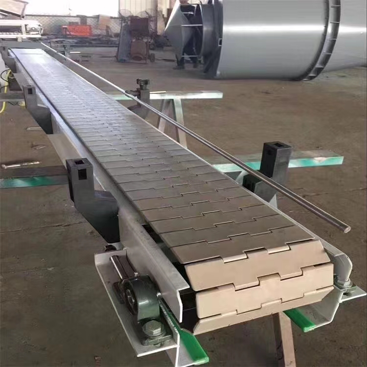 Xingchuang Food Grade Plastic Mesh Belt Chain Plate Beer Conveyor Assembly Line Seafood Product Cleaning Conveyor Belt Customization