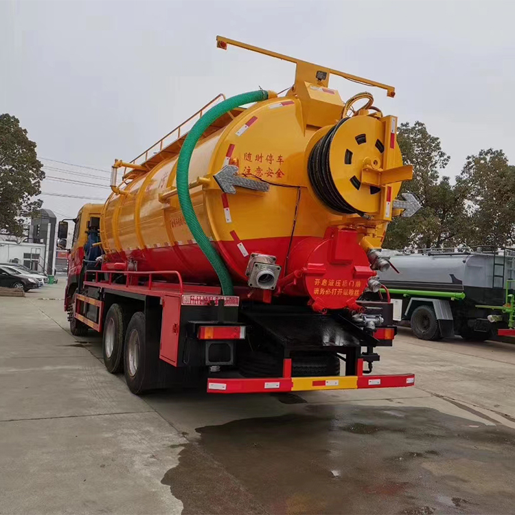 New Dongri brand Dongfeng Tianlong Houshuangqiao Guoliu cleaning and suction vehicle Pipeline dredging vehicle Factory price spot sales