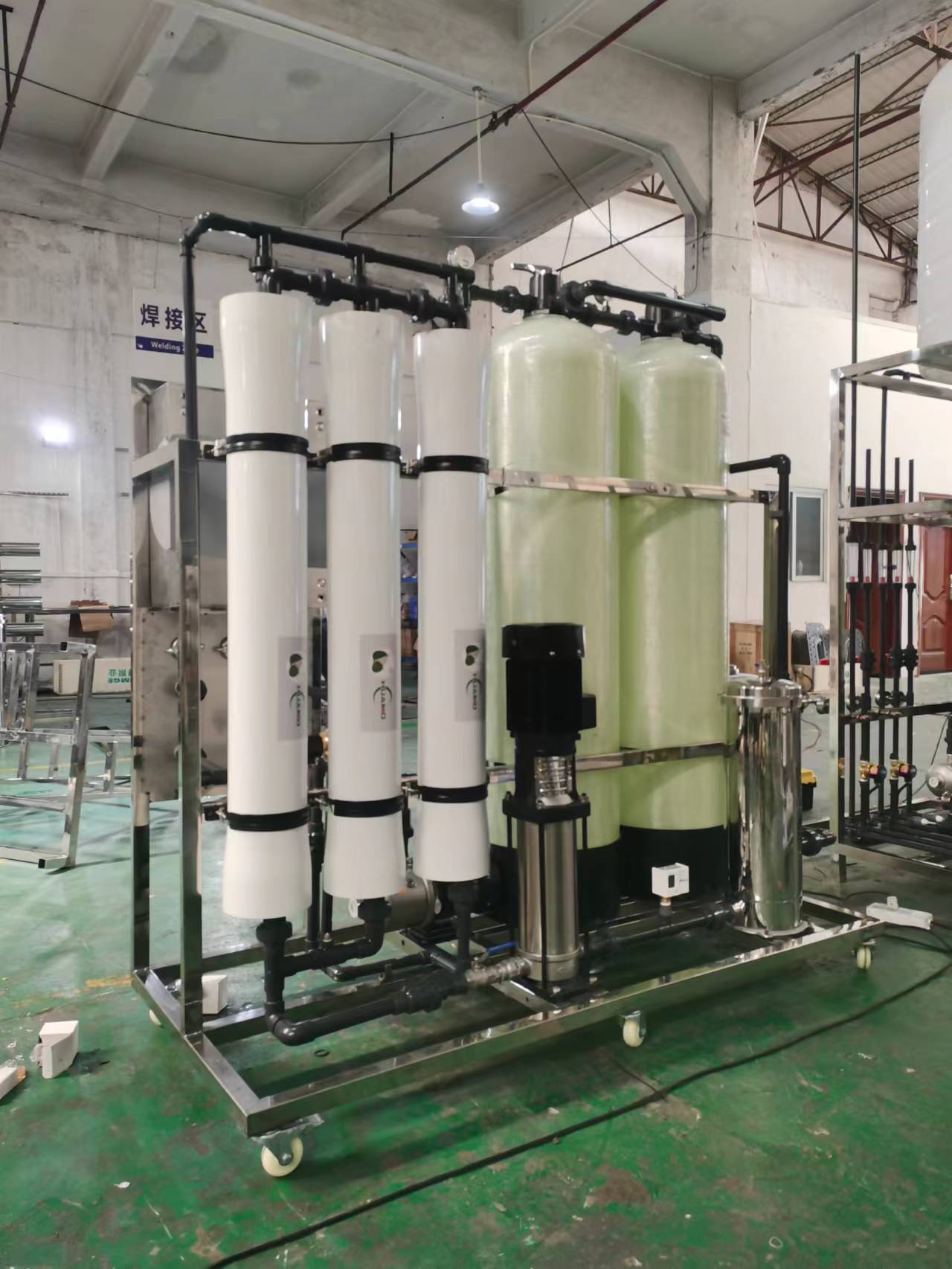 Fully automatic RO pure water treatment equipment 1-100T industrial pure water equipment reverse osmosis water purification equipment desalination device