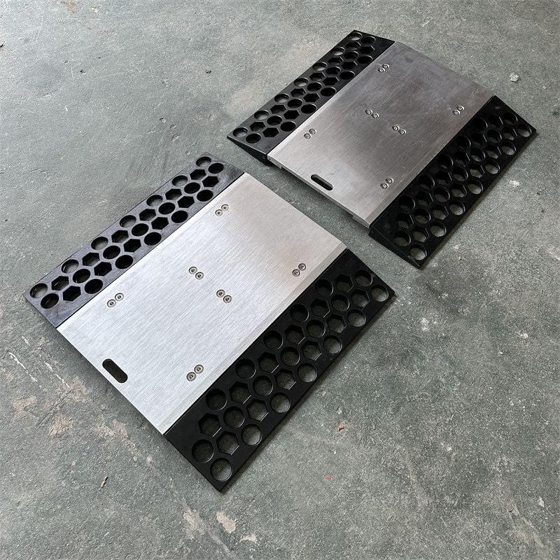 Center of Mass Mobile Weighbridge Multi channel Automobile Axle Load Scale Can Measure Vehicle Center of Gravity Four Plate Portable Weighing Instrument