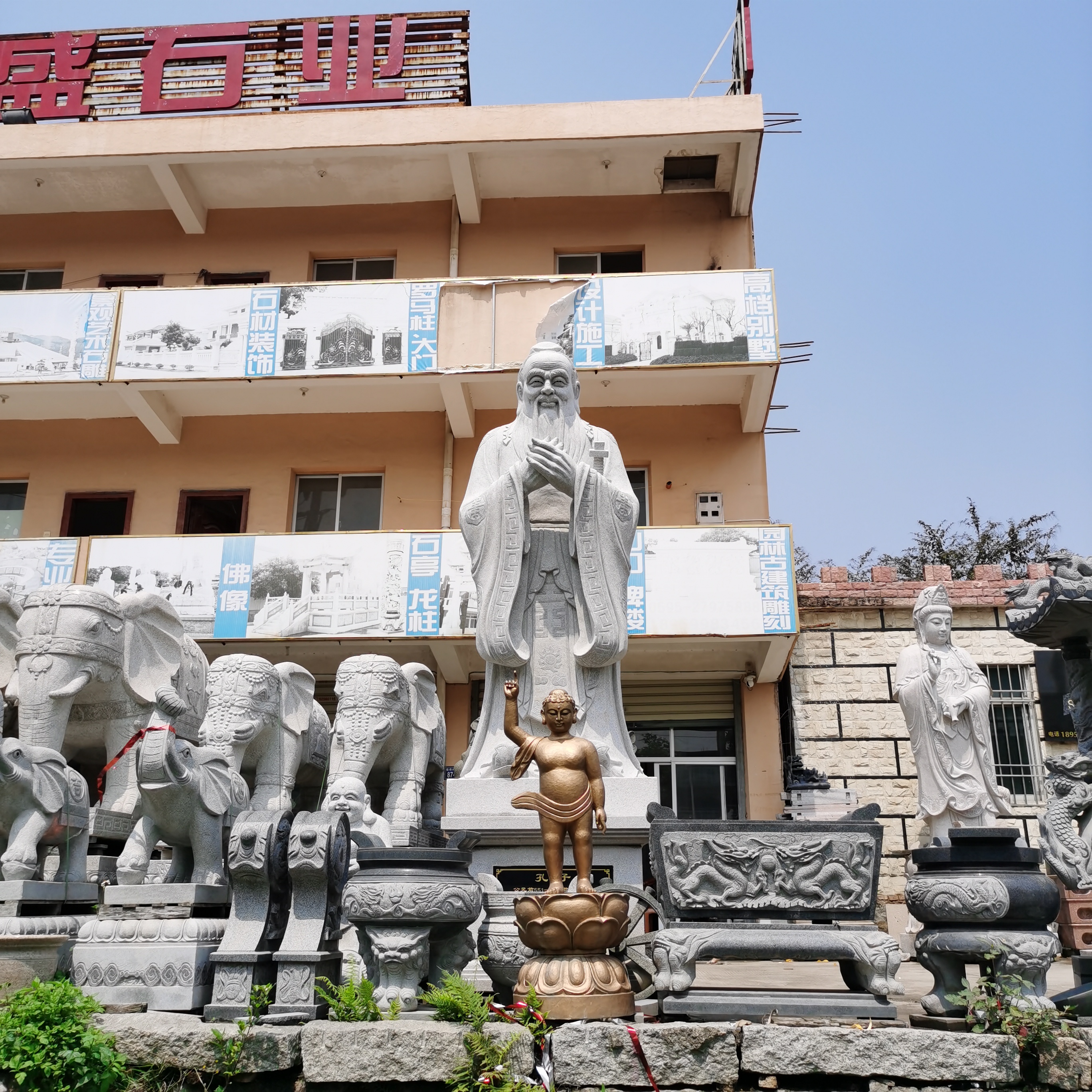 Sculpture of figures, modern Buddha statues, stone carvings, granite stone carvings, era carvings