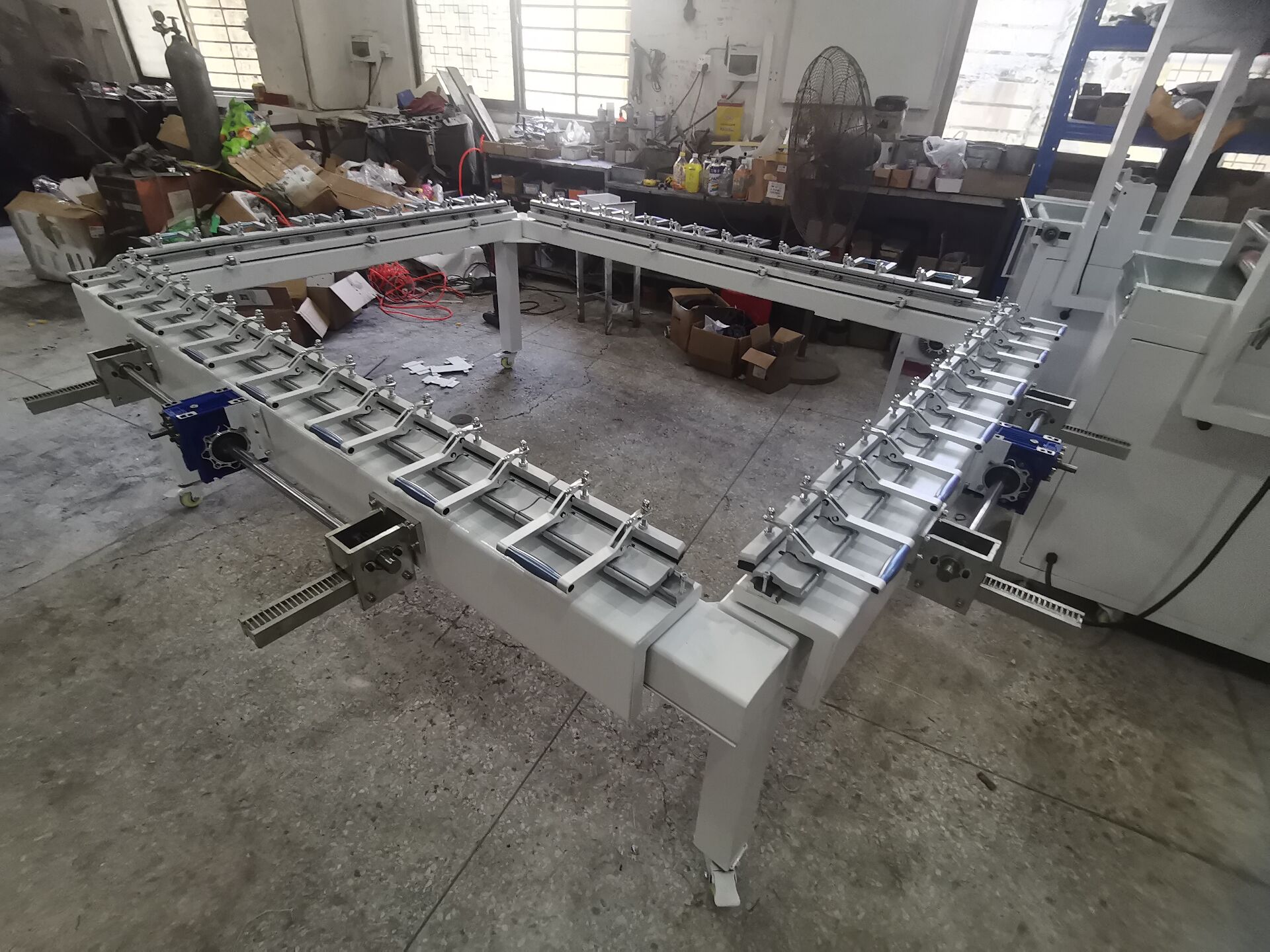 Silk screen screen drawing machine, turbine worm tension machine, mechanical pneumatic double aluminum clamp