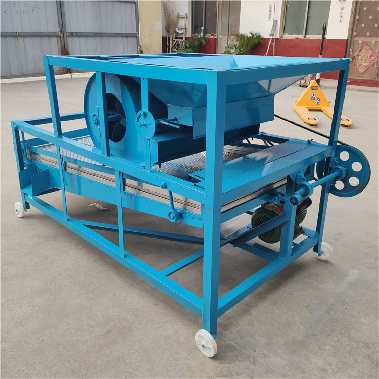 Small screening machine Xinchen soybean specific gravity stone removal and impurity removal machine two-phase electric corn vibrating screen