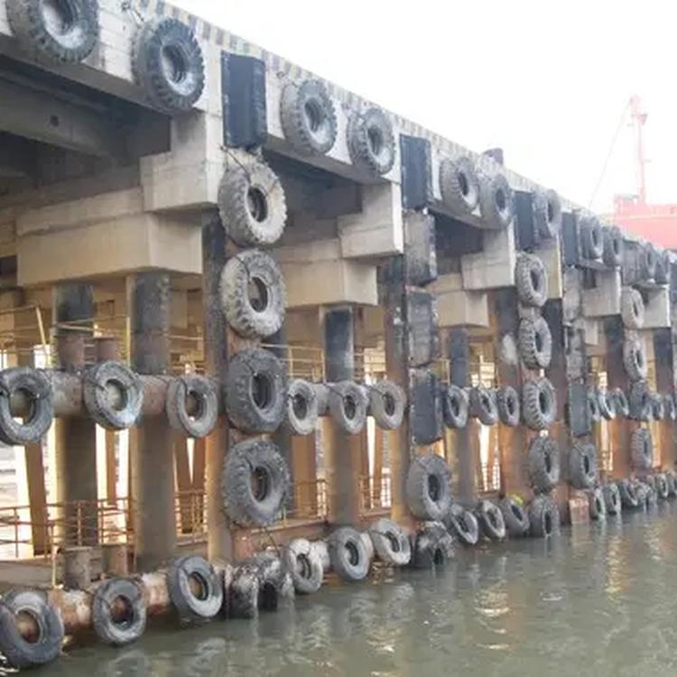 Floating berthing cushion, wear-resistant and corrosion-resistant rubber fender, with good protective performance and a lifespan of 15-20 years