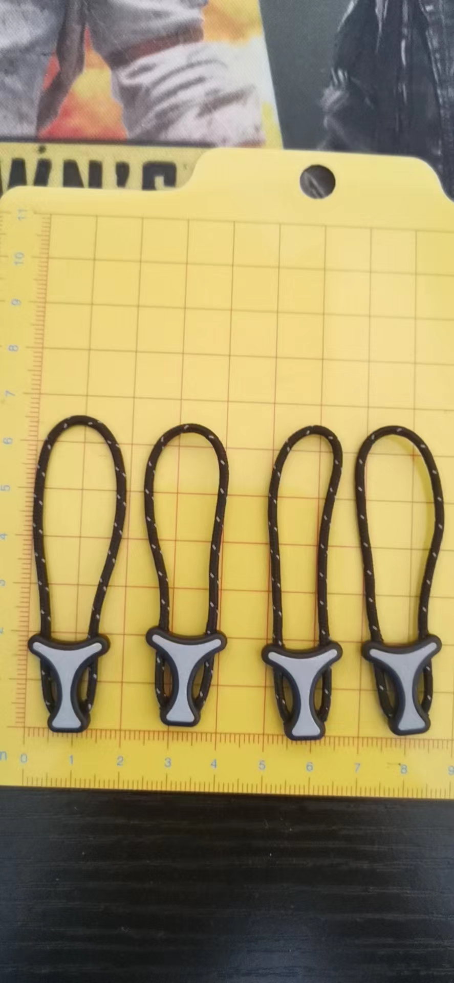 Zipper tab, reflective handle, rope loop, injection molding, polyester rope, outdoor clothing accessories