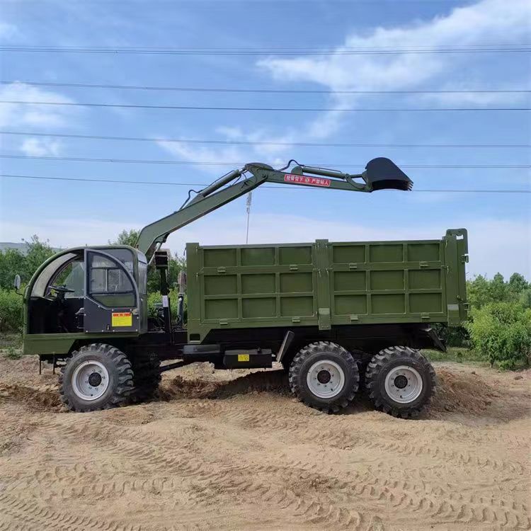 The rear eight wheels are used for digging, pulling sand, six drive, four drive dump truck, Dump truck, with hook, four unlike wheel type wood grabber