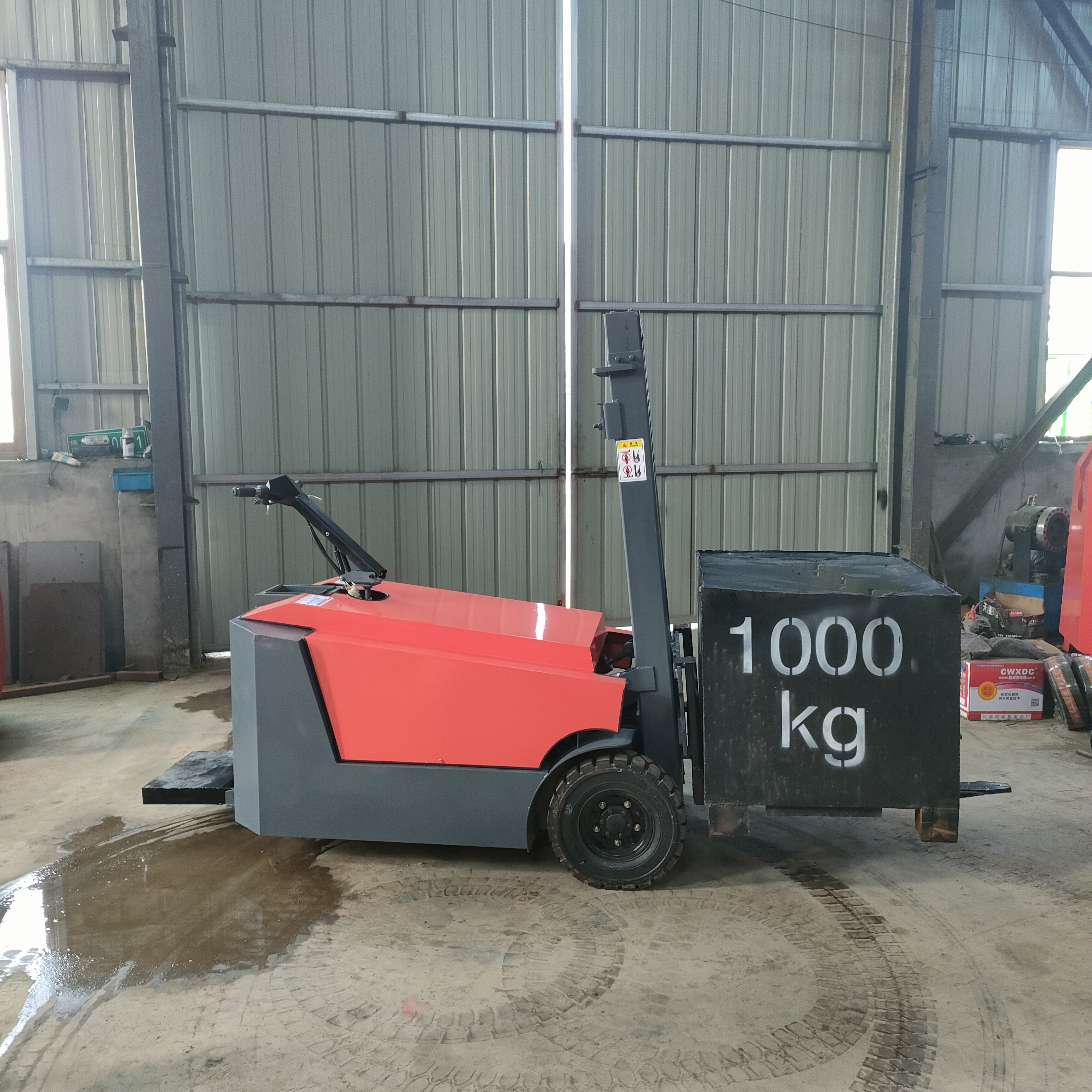 Fully electric forklift with forward movement lifting, 1 ton, 2 small 1.5 stacking height trucks, hydraulic lifting trucks, legless counterweights for handling