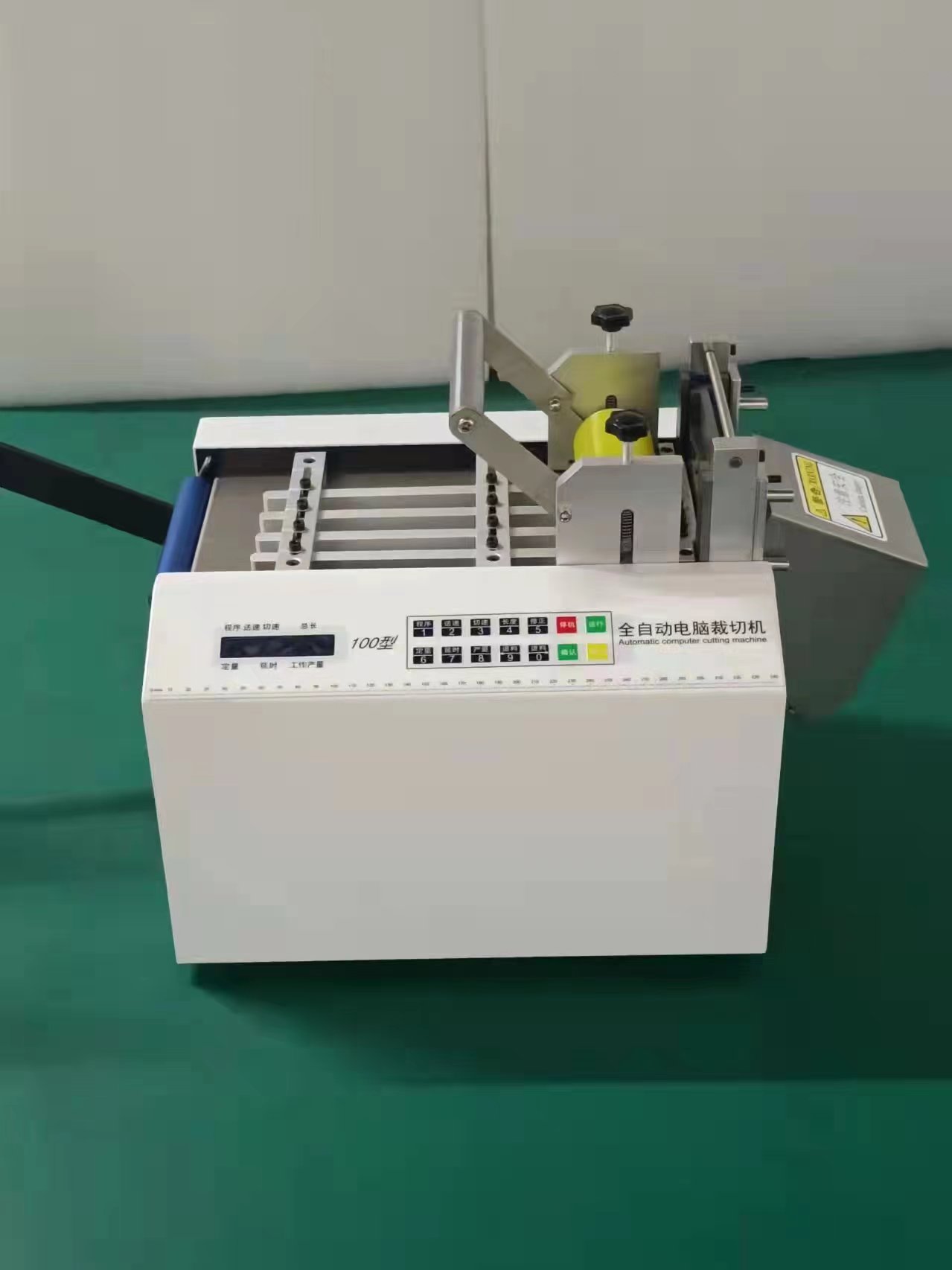 Xinrisheng Computer Heat Shrinkage Pipe Cutting Machine Fully Automatic PVC Pipe Small Cutting Machine PE Corrugated Pipe Cutting Machine