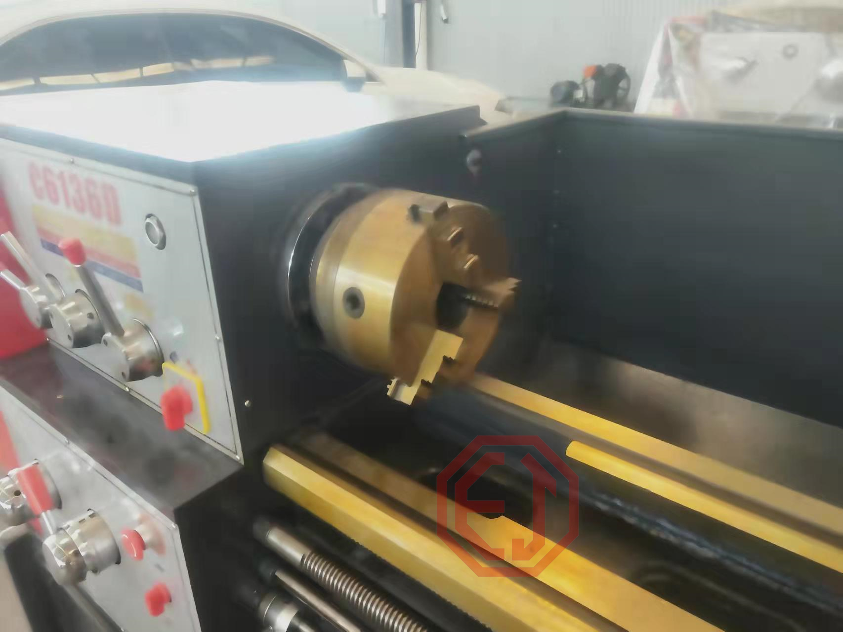 C6136 ordinary lathe bed with strong rigidity, compact and economically applicable two machine tool