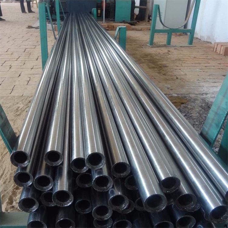 Oil drawn precision bright tube 18 * 2.5 precision rolled steel pipe zero cutting and high-precision cold drawn tube manufacturer