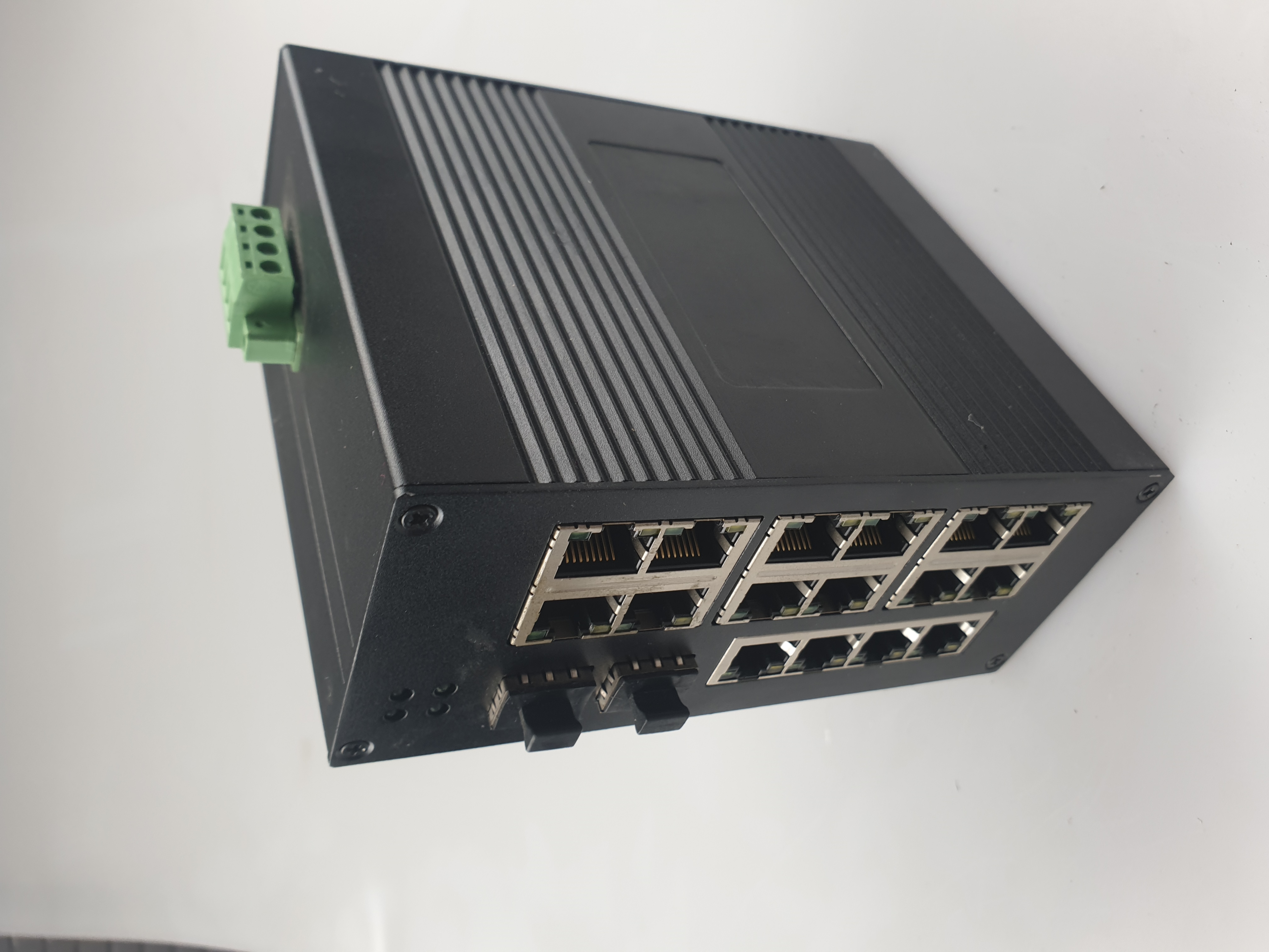 NIS2016 Full Gigabit Two Optical 16 Electric Ethernet Industrial Switch Non Managed