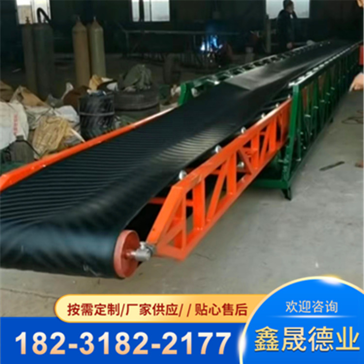 The lifting conveyor belt for grain material belt conveyor loading and unloading trucks can be customized with telescopic steering