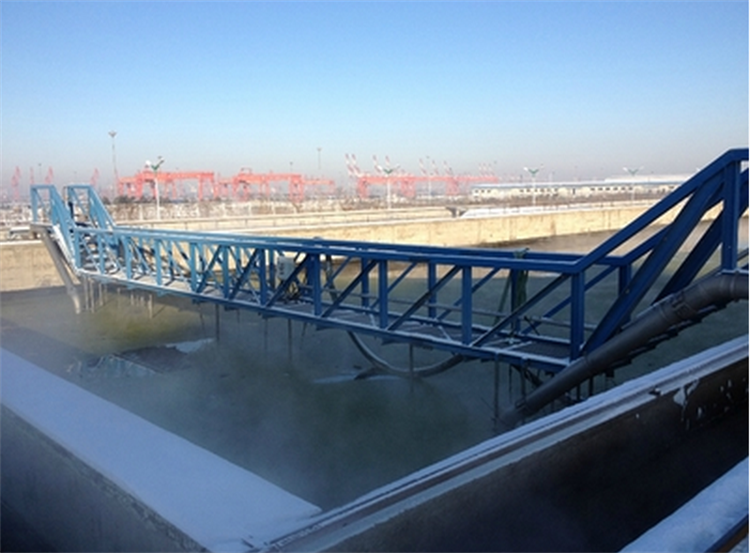 Sludge thickener full bridge scraper equipment, peripheral drive scraper, customized by Yihai