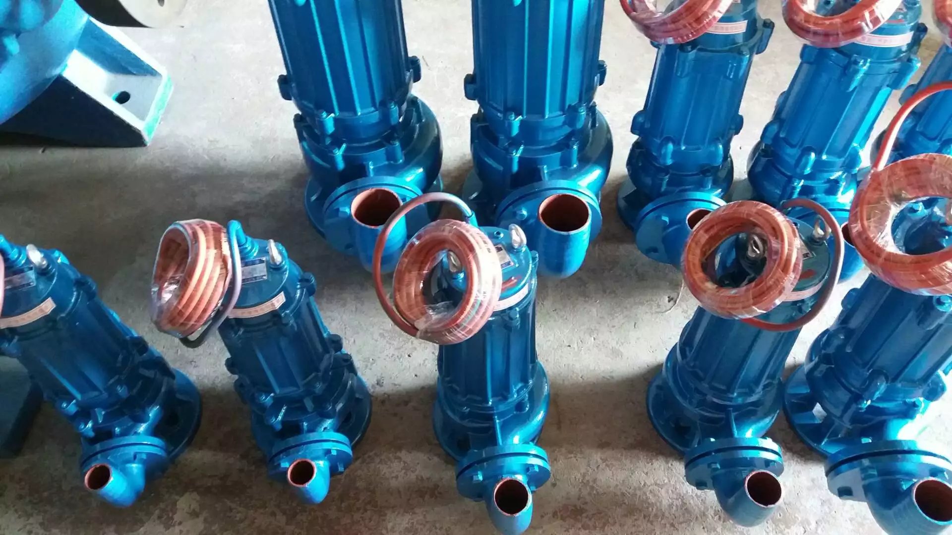 Zhuozhong QWR hot water submersible sewage pump 50QWR20-15-2.2 can pump medium temperatures below 120 degrees Celsius