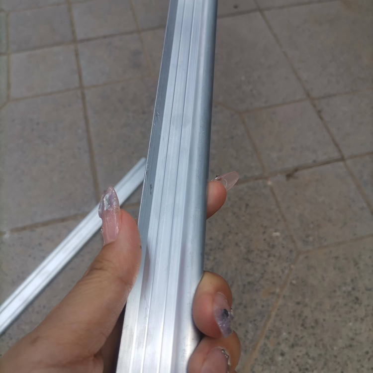 Yeyu metal flashing pressure strip, 1.0 thick M-type aluminum alloy sealing strip, factory price for parapet wall