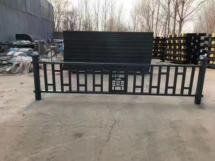 Conventional Blue Baicheng Traffic barrier Road Central Municipal Road Fence Isolation Anti collision Barrier