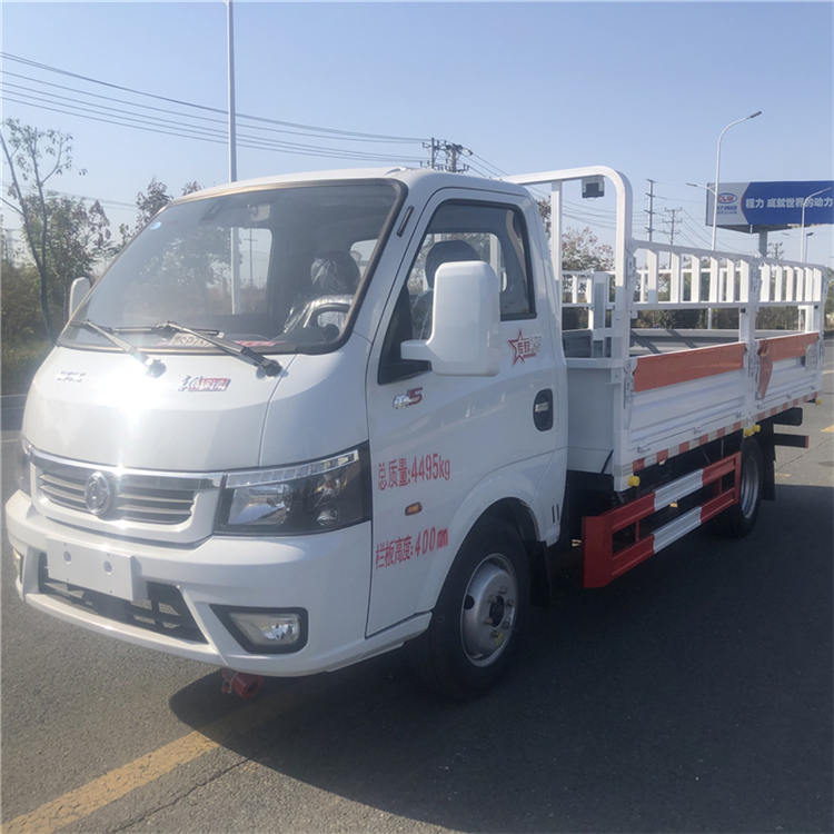 Blue brand light truck Dongfeng Tuyi gas cylinder truck, diesel/gasoline dangerous goods transport vehicle, 3m 3 warehouse railing type dangerous goods truck