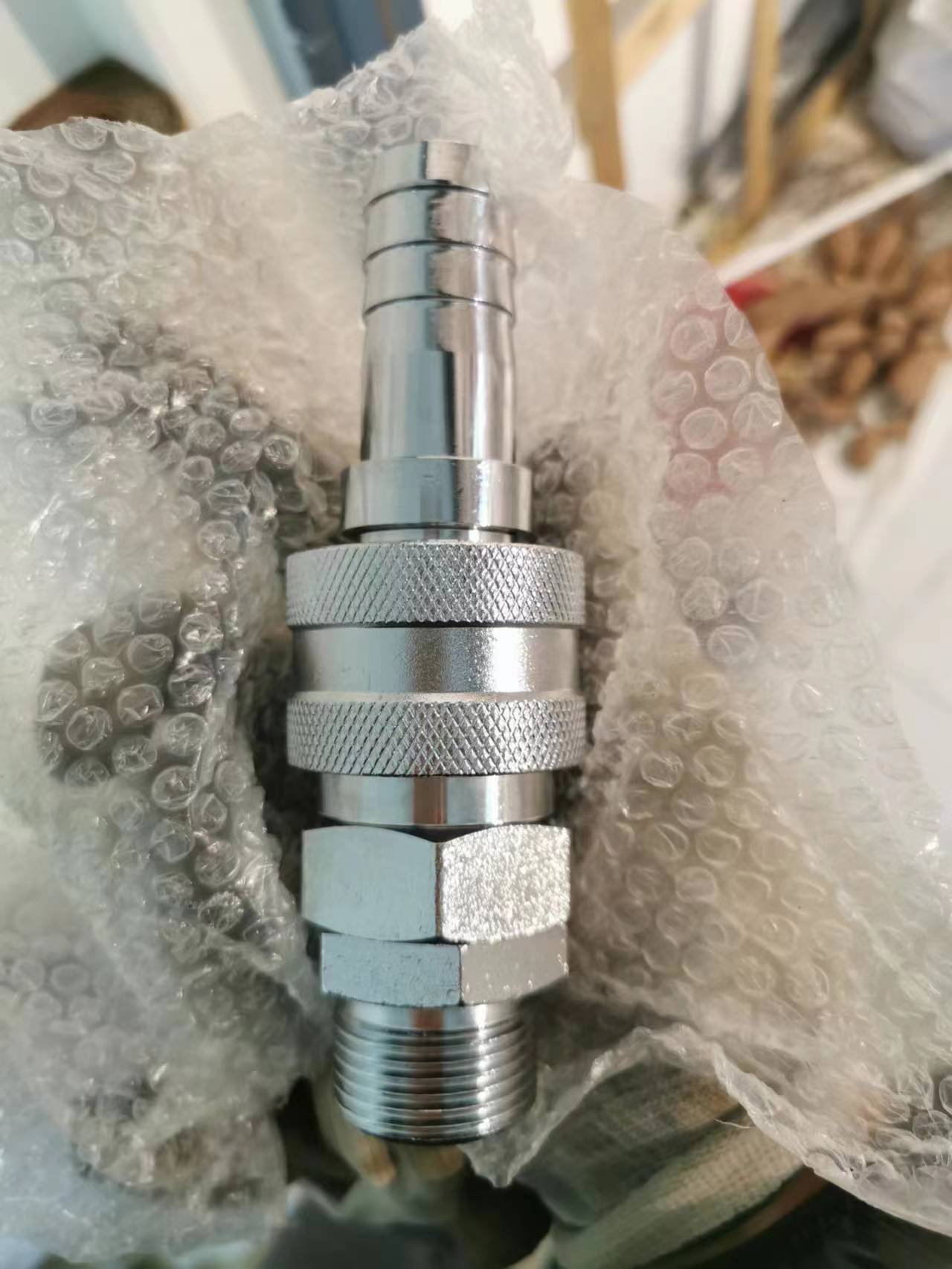 Air duct pneumatic quick connectors are processed and customized in various specifications by our own factory, with GKSG40-304 high flow rate