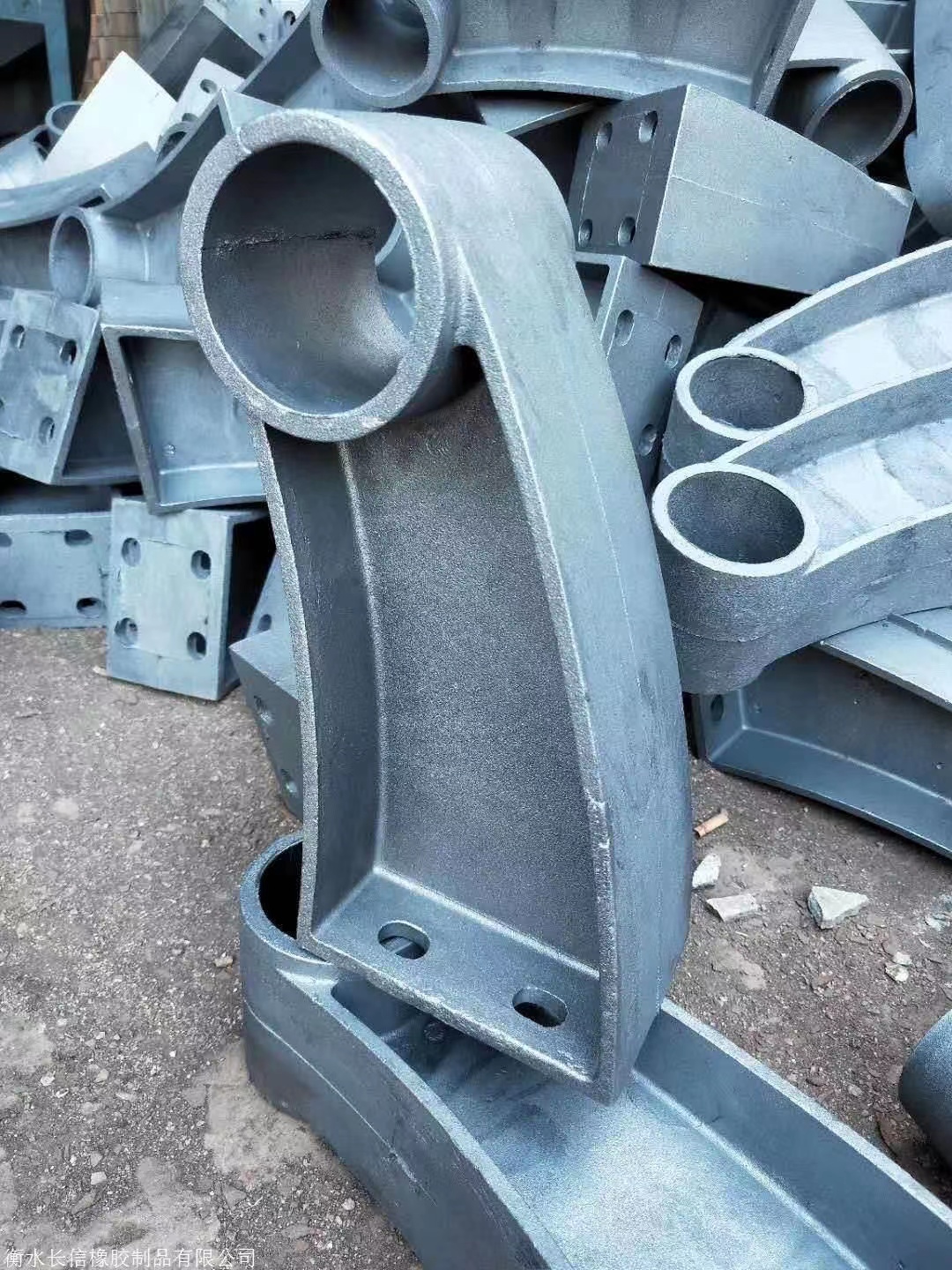 New Lupeng Bridge Guardrail Support ZG25 Cast Steel Support Road Collision Avoidance Bullhorn Column