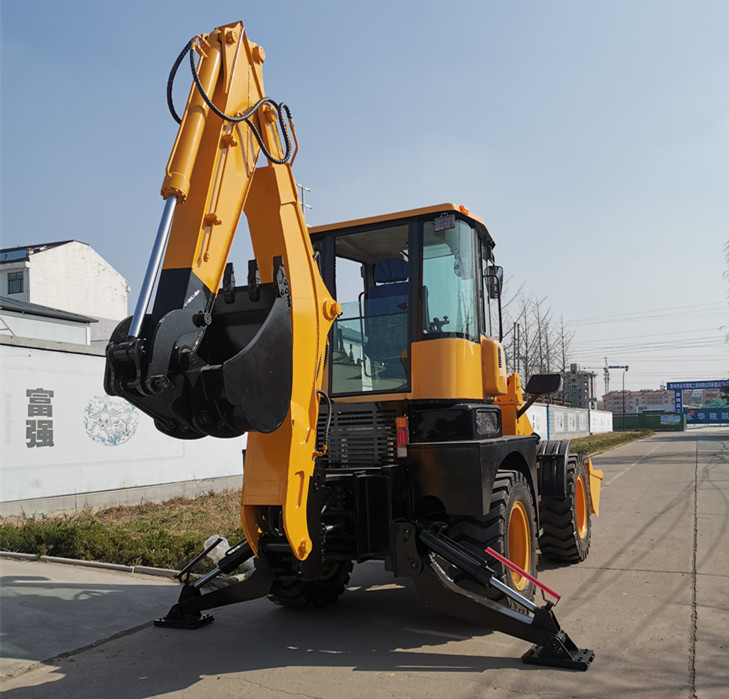 Qiyang QZ40-28 project uses a 2.5-ton large two end busy forklift with front shovel and back shovel integrated machine