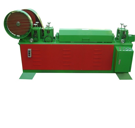 Huada Machinery provides fully automatic leaf cutting machines for customizing Christmas tree machinery equipment