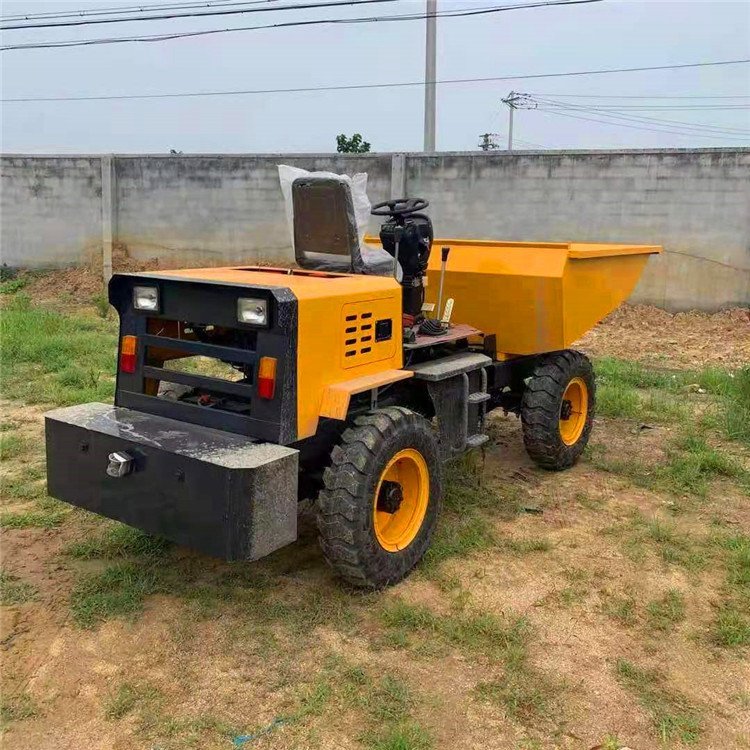 Yihua Four Wheel Forward Dumper Truck Transports Diesel Trampoline, Residue, Sand, and Stones at the Construction Site