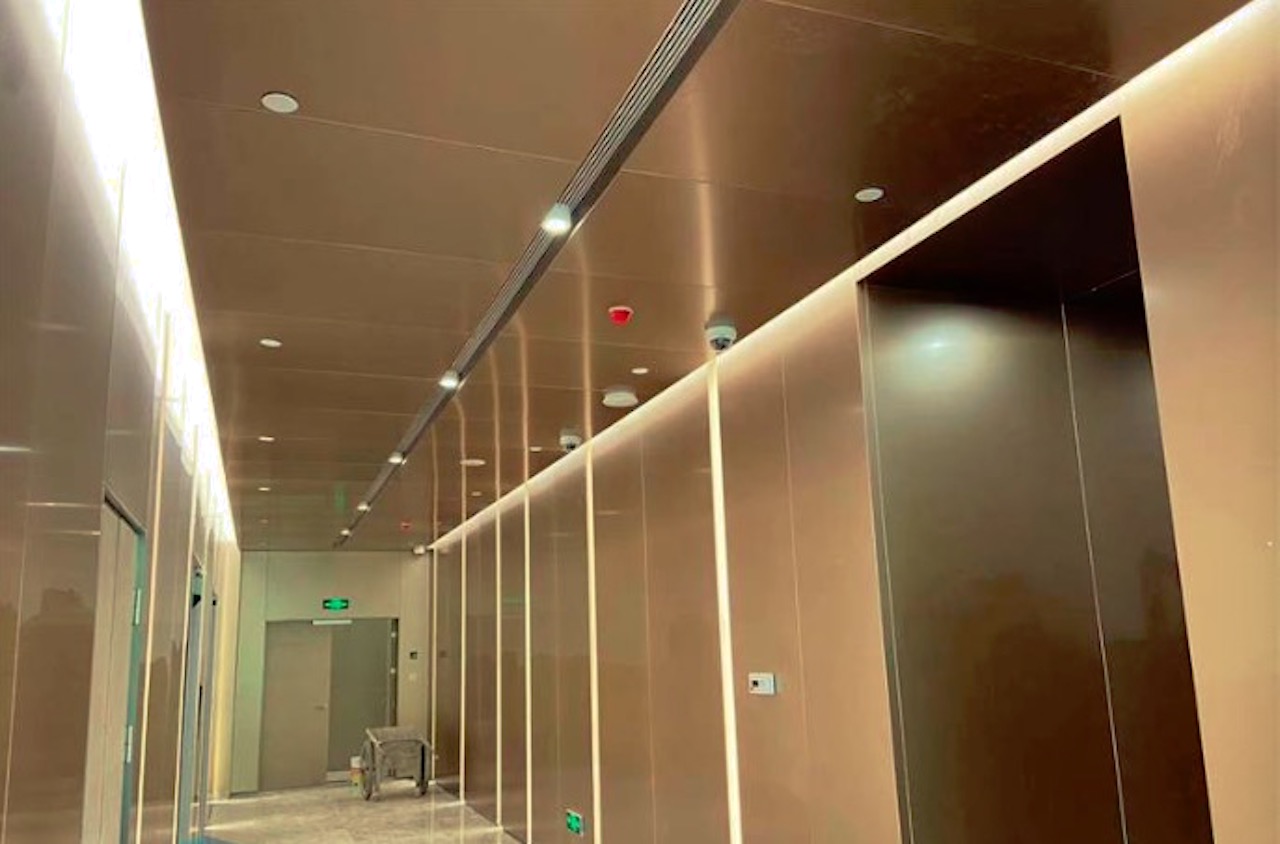 Anodized aluminum plate for Xichi Technology's indoor elevator lobby, colored brushed champagne gold aluminum veneer