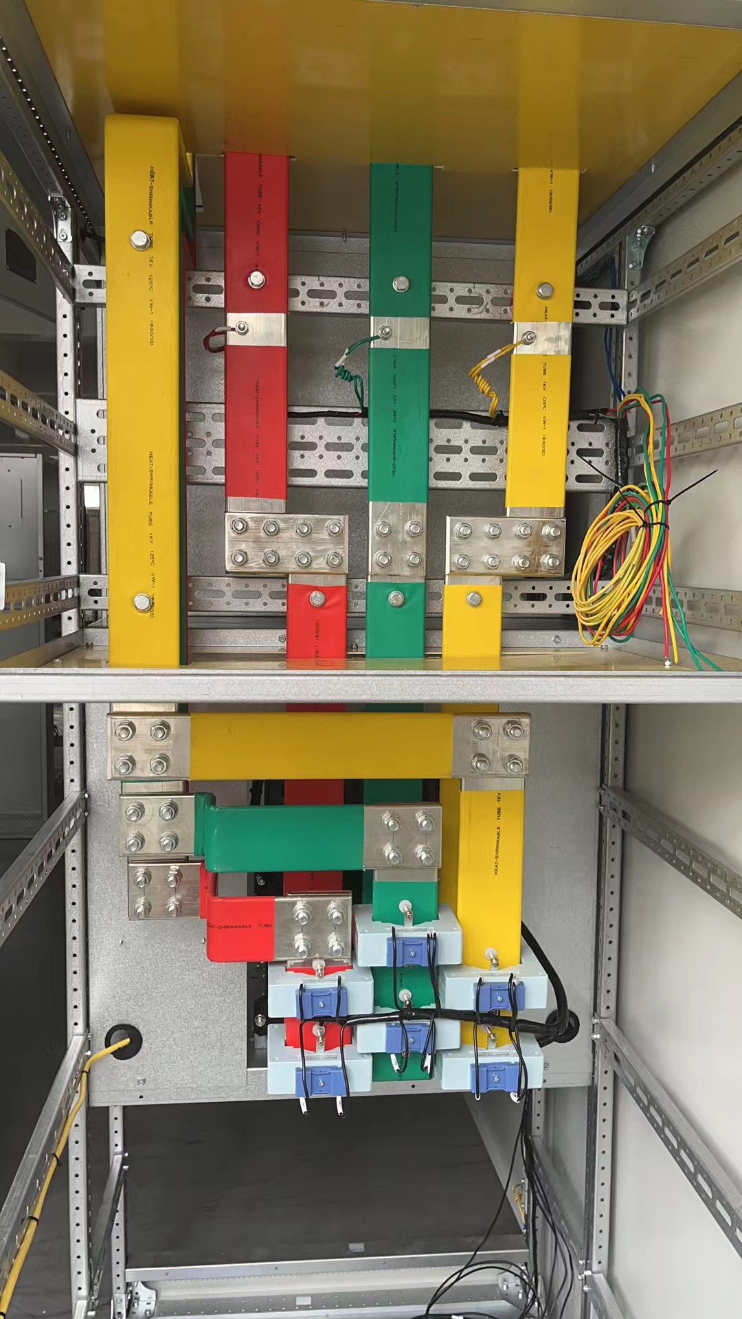 GCS low-voltage incoming cabinet, capacitor cabinet, reactive intelligent compensation incoming and outgoing cabinet, complete set of switchgear