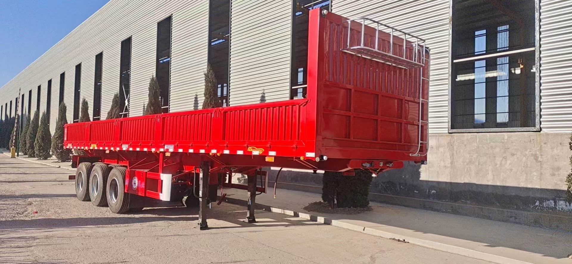 13 meter high railing trailer with light weight and large cargo capacity, manufacturer's direct delivery quality assurance