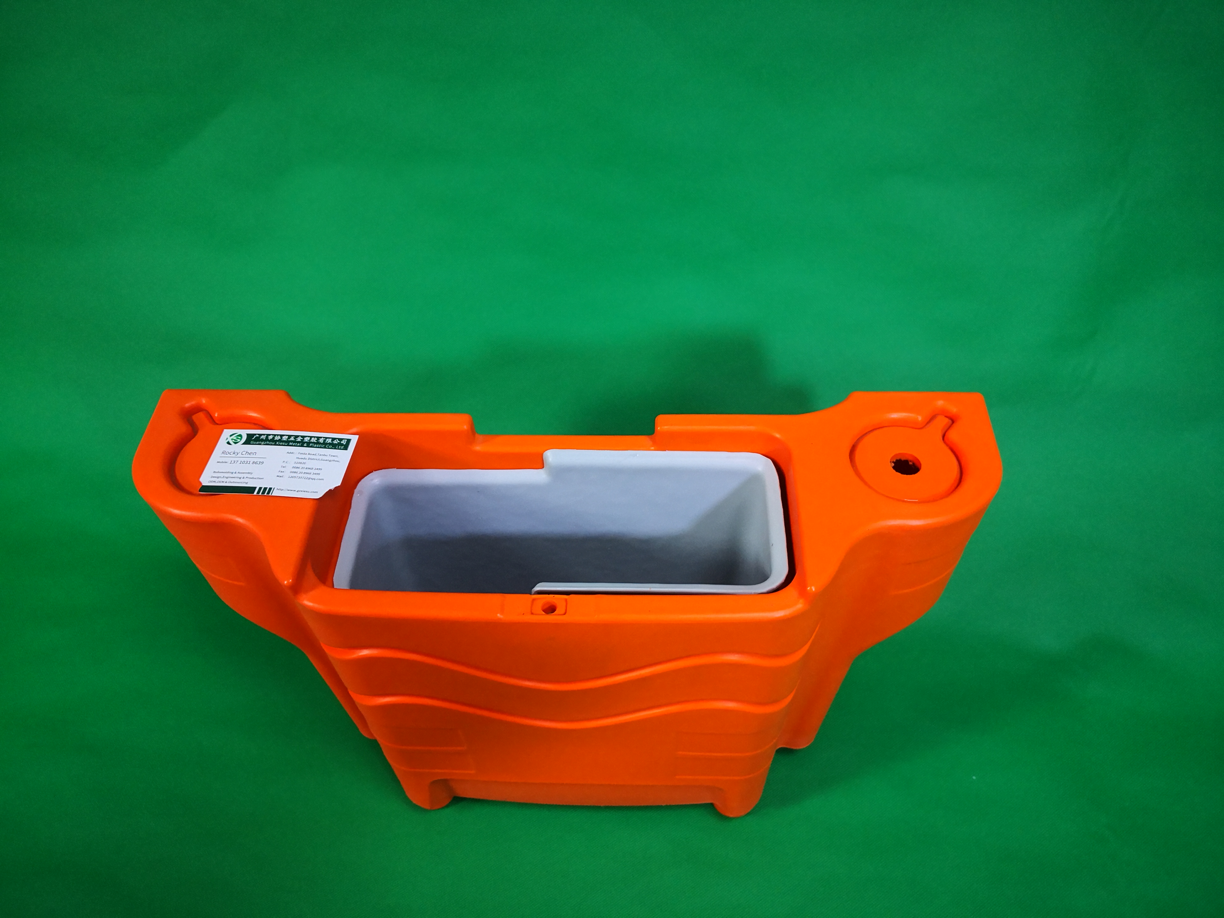Professional design of rotary plastic products. Container lining is resistant to strong acids and alkalis, durable and processed with plastic lining