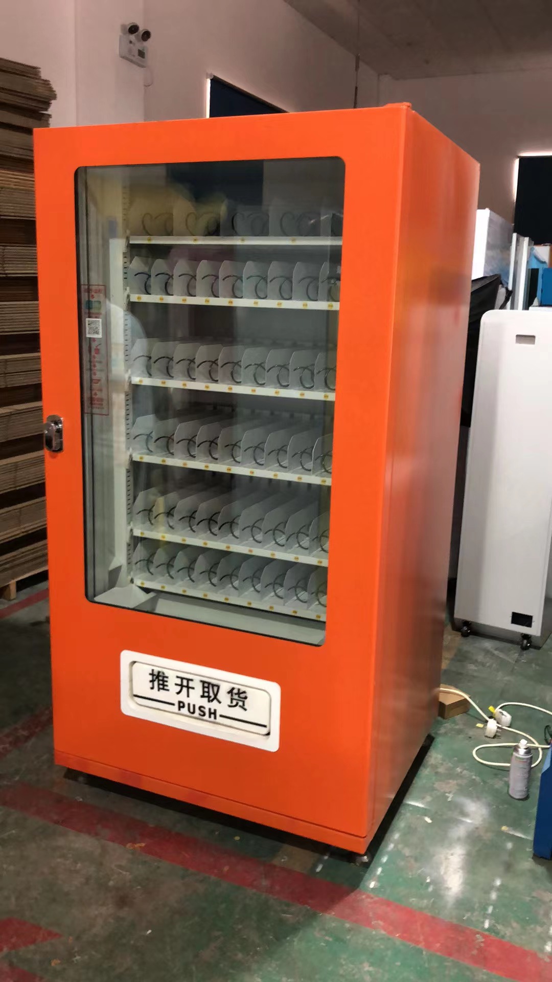 Used vending machines for selling beverages, snacks, instant noodles, unmanned vending machines, 24-hour self-service vending machines