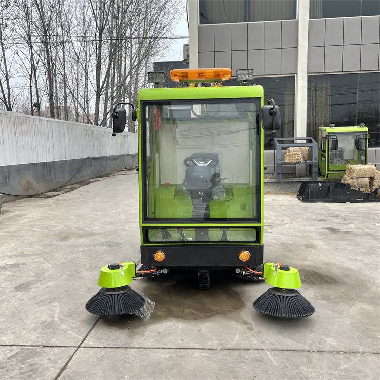 电动驾驶式扫地机 全自动清扫一体车 可喷雾消毒 适用于 景区街道厂区