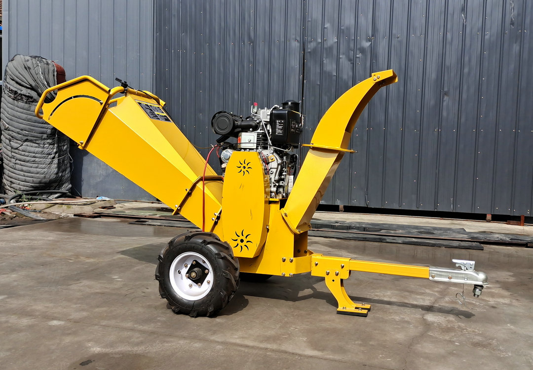 Small traction type branch chopper Mobile orchard branch crusher Grapevine straw crusher