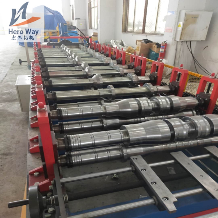 Color Steel Tile Forming Machine Cold Storage Plate Mold Roll Two Layer Three Layer Tile Pressing Machine Cold Bending Forming Equipment