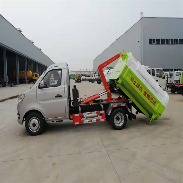 Futian Xiangling 3-way carriage detachable garbage truck with blue plate can enter the underground warehouse and operate flexibly with multiple containers per vehicle