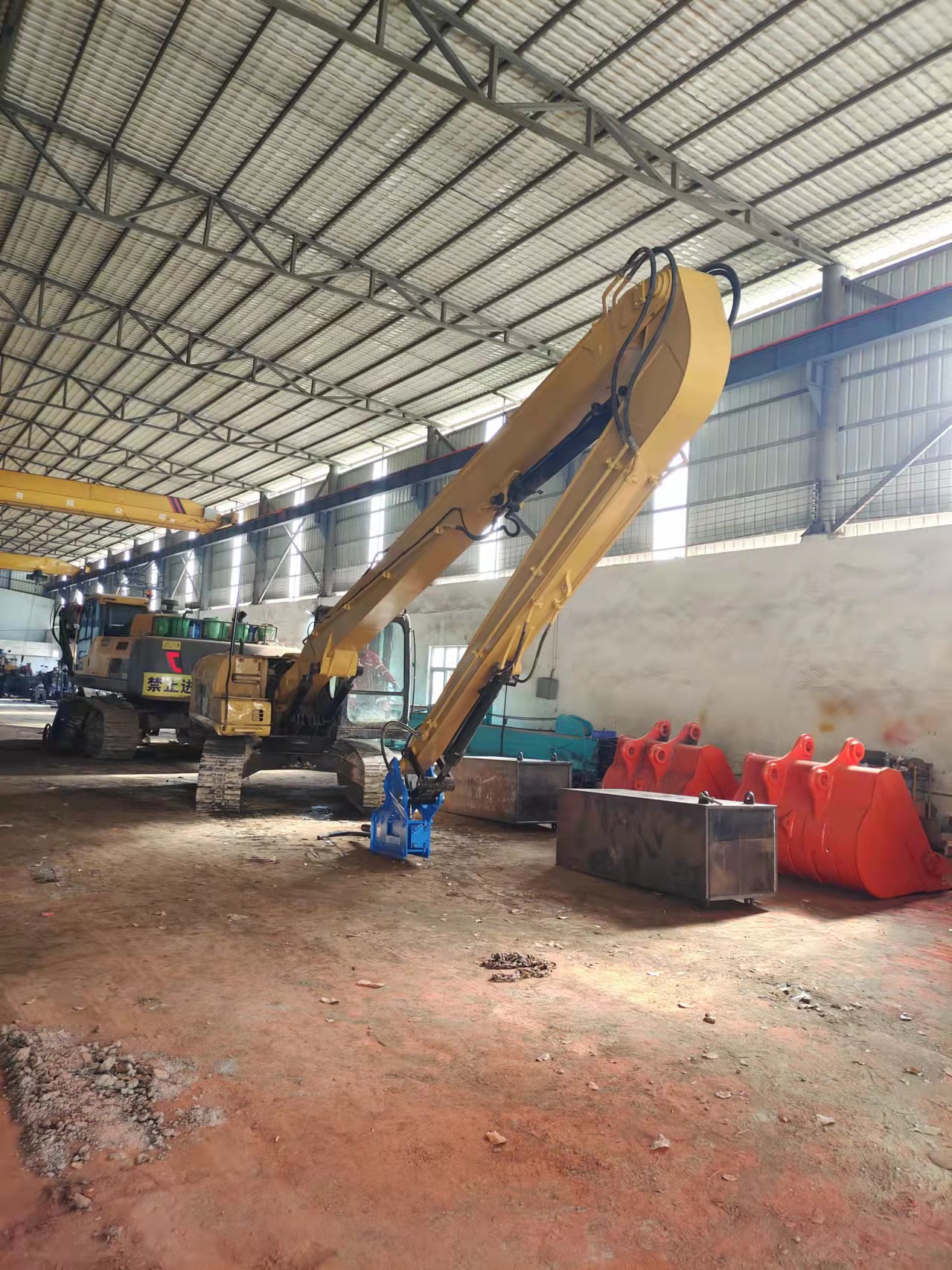 Hook arm modification factory excavator high dismantling arm three section extended arm two section demolition arm high cannon arm customization