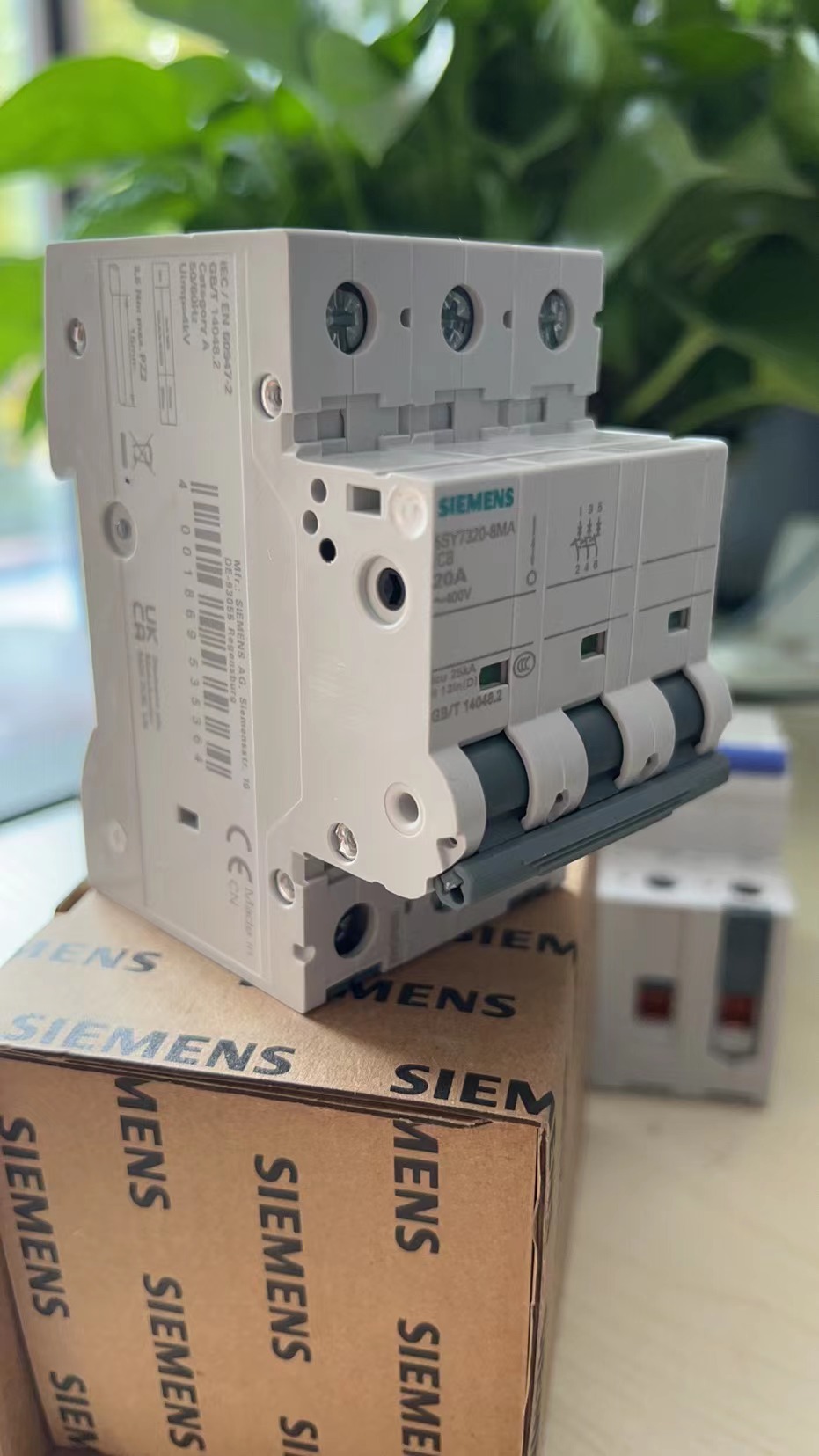 Siemens low-voltage distribution 5SY7320-8MA miniature circuit breaker