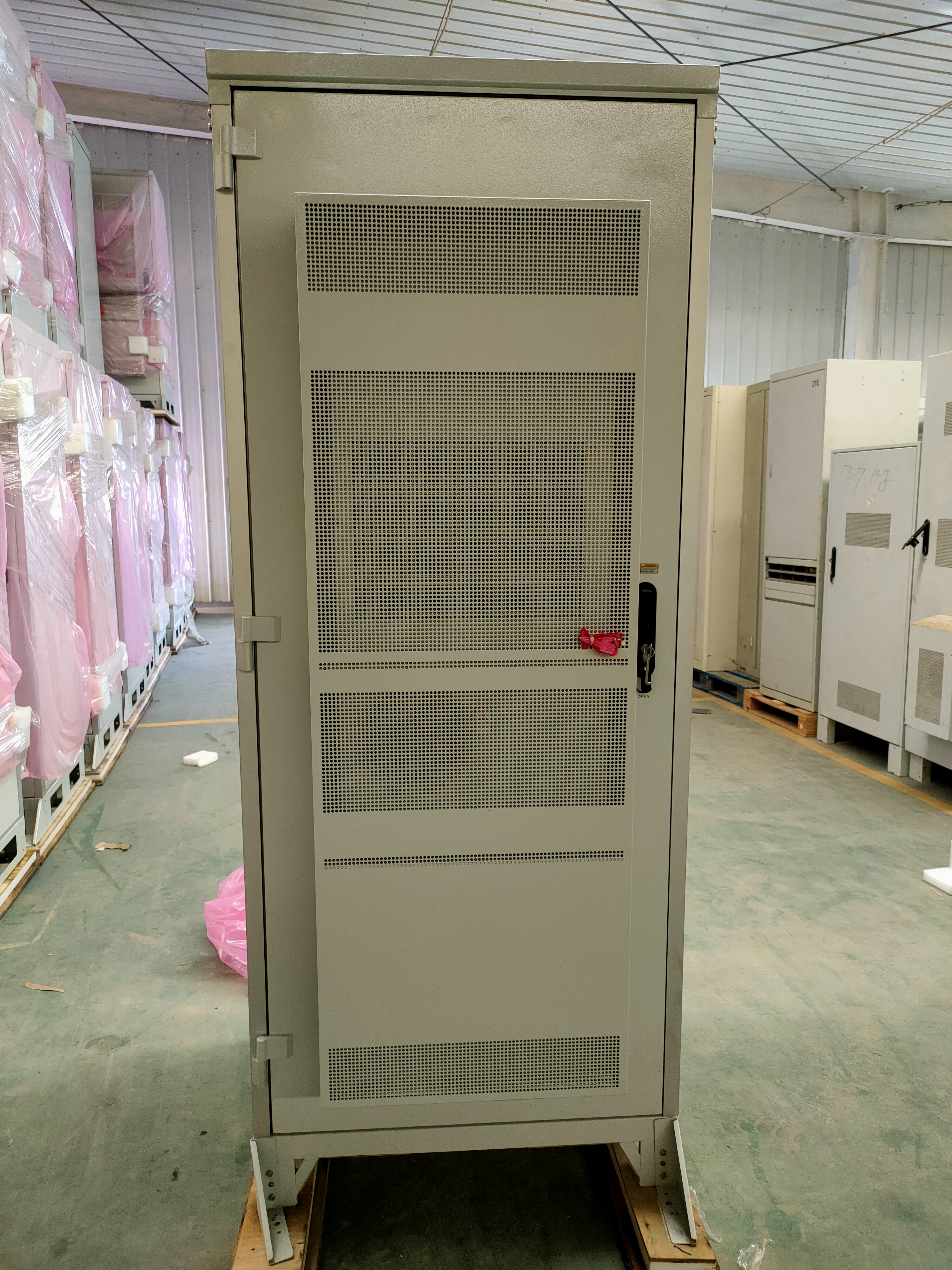 Outdoor communication cabinet, integrated air conditioning cabinet, mountain coal mine power plant photovoltaic energy storage lithium battery cabinet