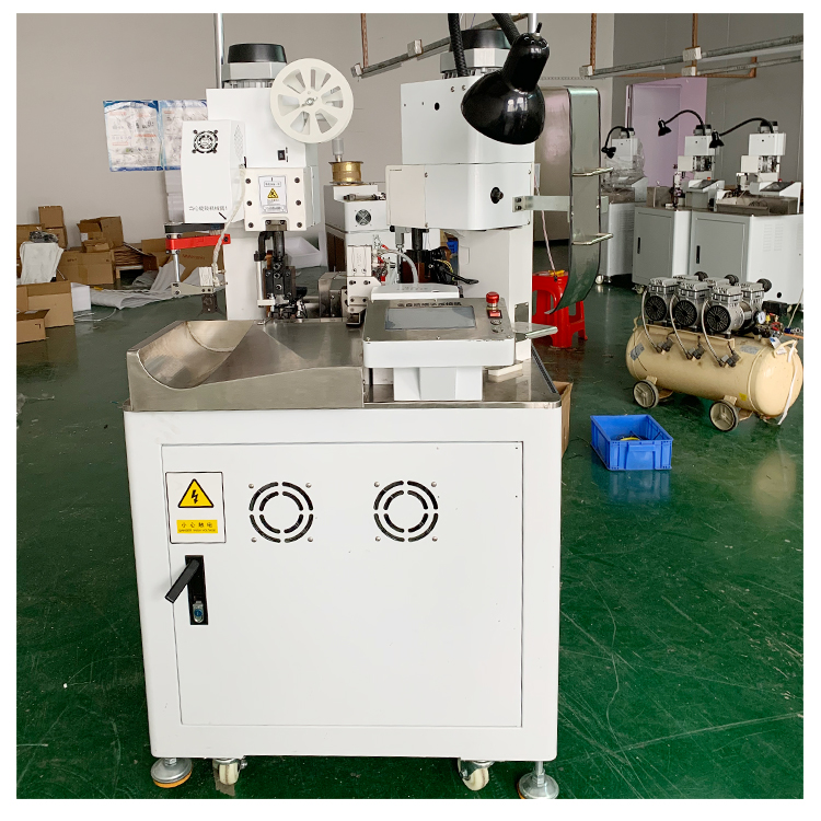 Xinrisheng High Speed Peeling and Terminal Crimping Machine Double End Terminal Machine Peeling and Terminal Tapping Machine